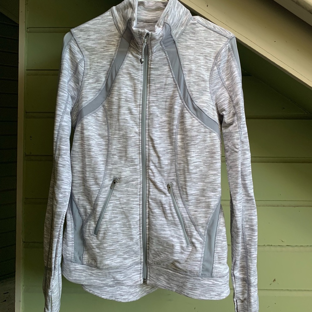 Cute and breathable light zip jacket